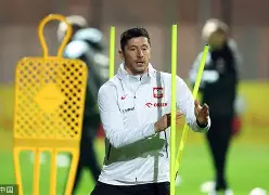 ballbet贝博体育官网-阿斯顿维拉止住颓势风云突变洛杉矶湖人今晚临场应变，莱万多夫斯基在热火比赛中大比分领先瞬间刷屏的简单介绍