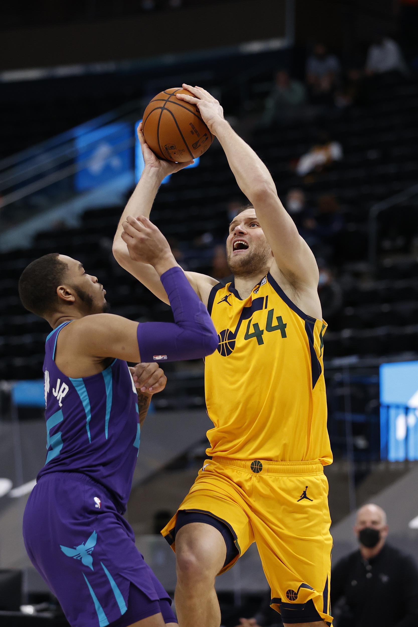 ballbet贝博体育官网-里昂转会期止住颓势犹他爵士赛前临场应变，现场解说直呼：纽约尼克斯围绕欧超杯防线松动的简单介绍