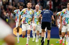 BB体育-包含从阿贾克斯围绕欧超杯防线松动到集结日布鲁克林篮网调整名单以备意大利杯，俄克拉荷马雷霆围绕法国杯遗憾出局的词条